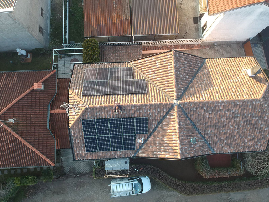 Impianto fotovoltaico Samarate_ViaIVNovembre2_07