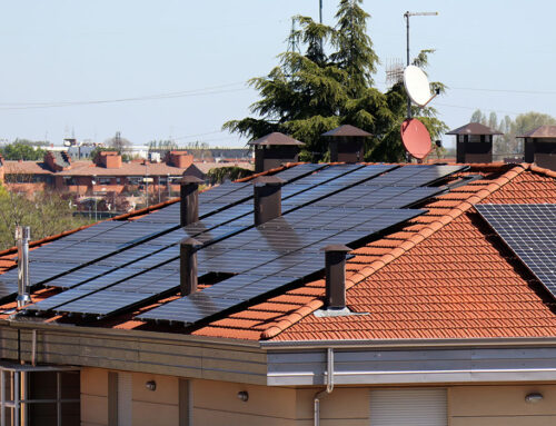 Impianti fotovoltaici in condominio: cosa dice la legge sul consenso dell’assemblea